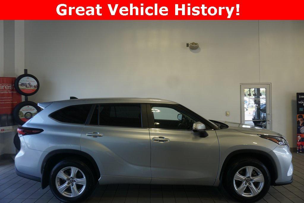 used 2024 Toyota Highlander car, priced at $38,476
