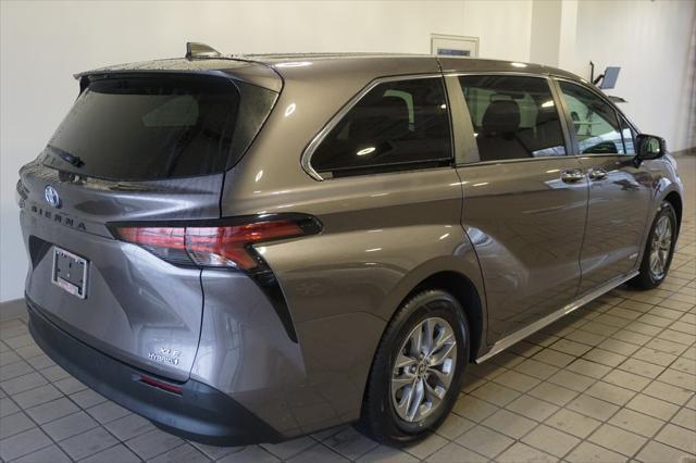 used 2021 Toyota Sienna car, priced at $39,962