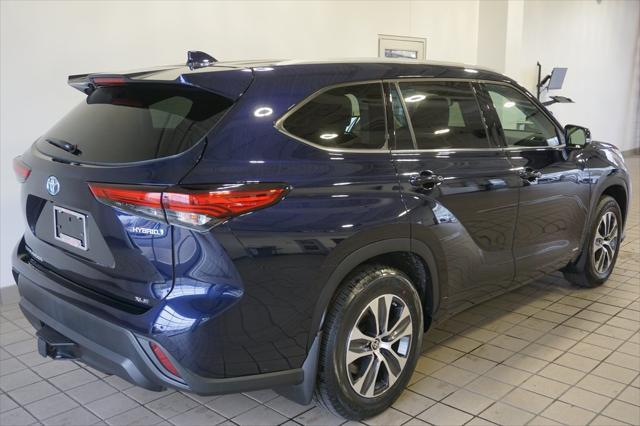 used 2022 Toyota Highlander Hybrid car, priced at $42,512