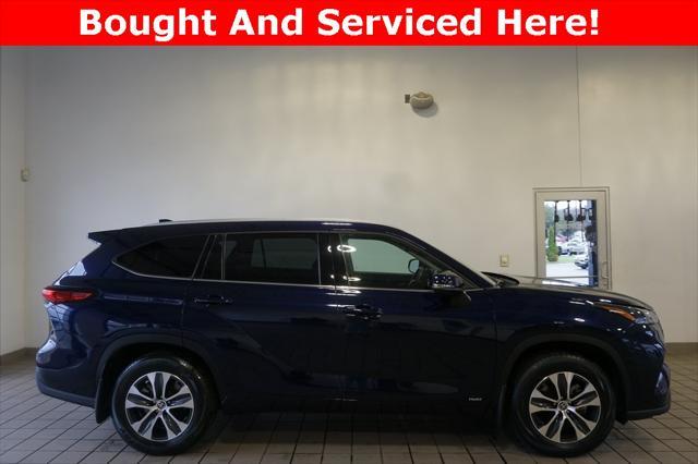 used 2022 Toyota Highlander Hybrid car, priced at $42,512