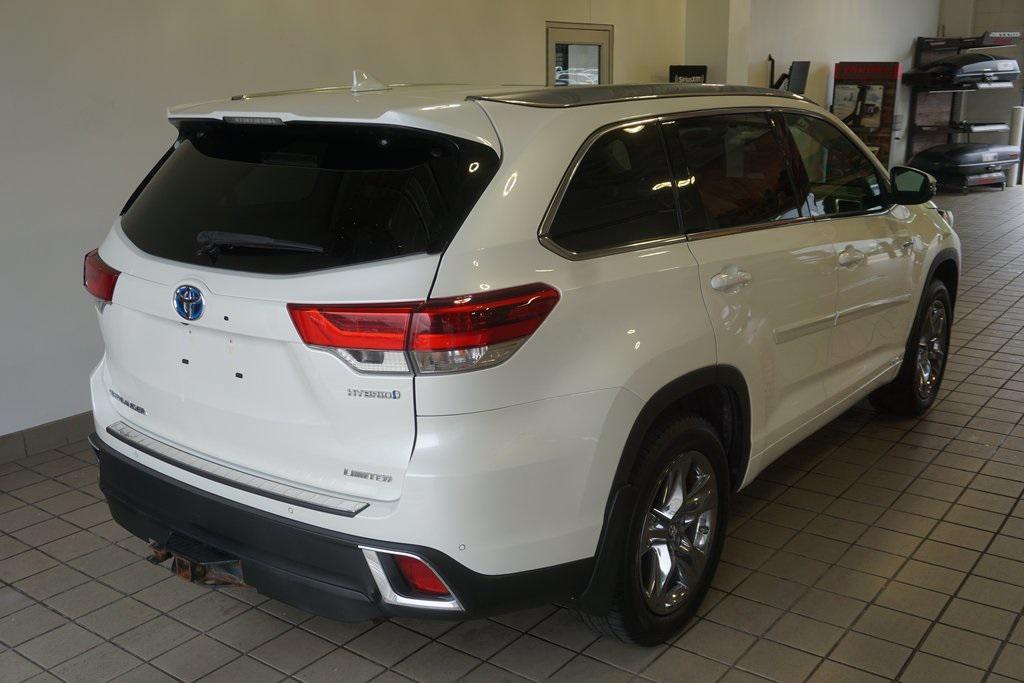 used 2019 Toyota Highlander Hybrid car, priced at $21,377
