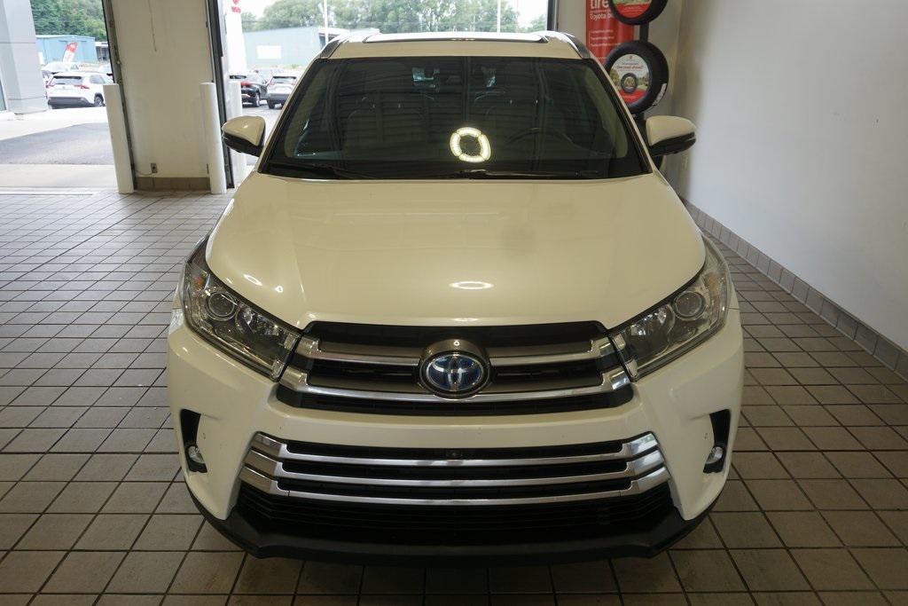 used 2019 Toyota Highlander Hybrid car, priced at $21,377