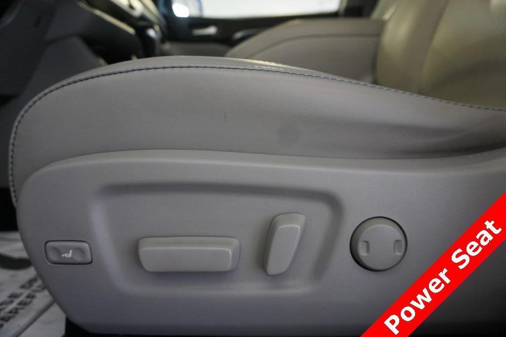 used 2019 Toyota Highlander Hybrid car, priced at $21,377