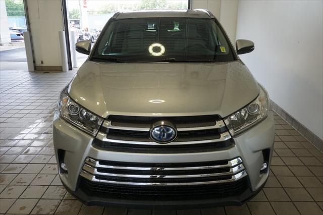 used 2019 Toyota Highlander Hybrid car, priced at $27,583