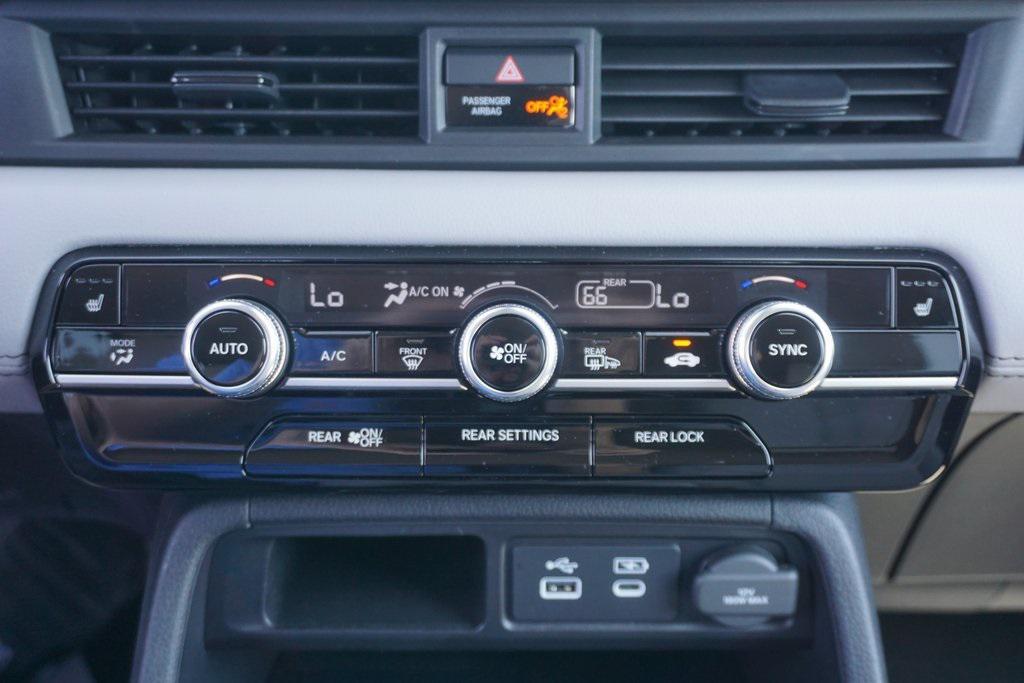 used 2025 Honda Pilot car, priced at $41,222