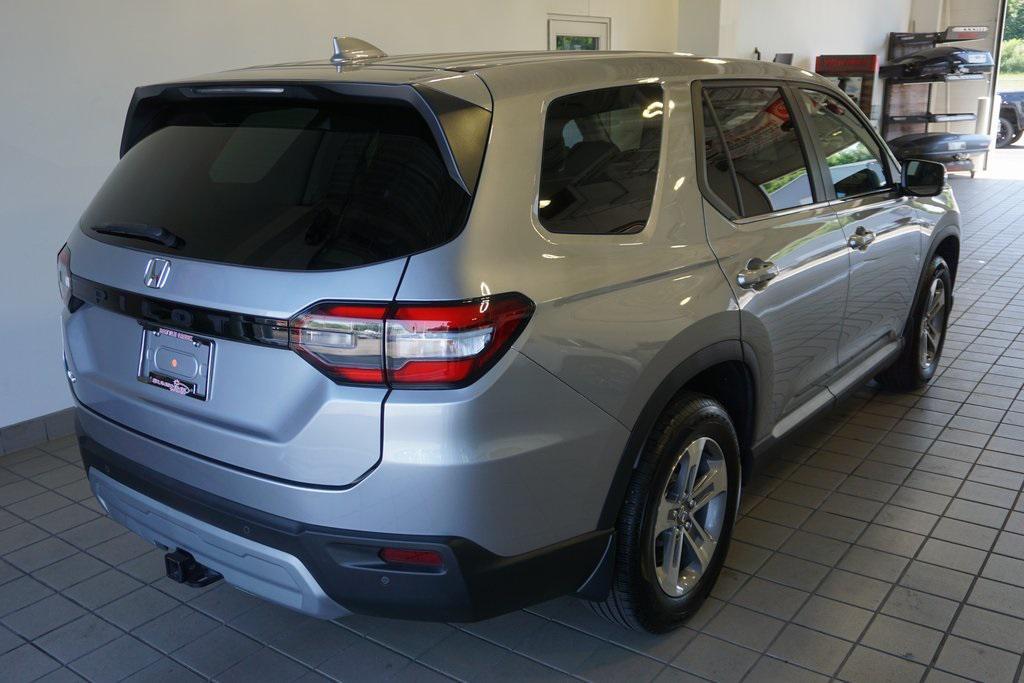 used 2025 Honda Pilot car, priced at $41,222