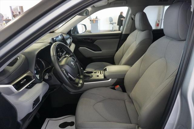 used 2022 Toyota Highlander Hybrid car, priced at $32,525