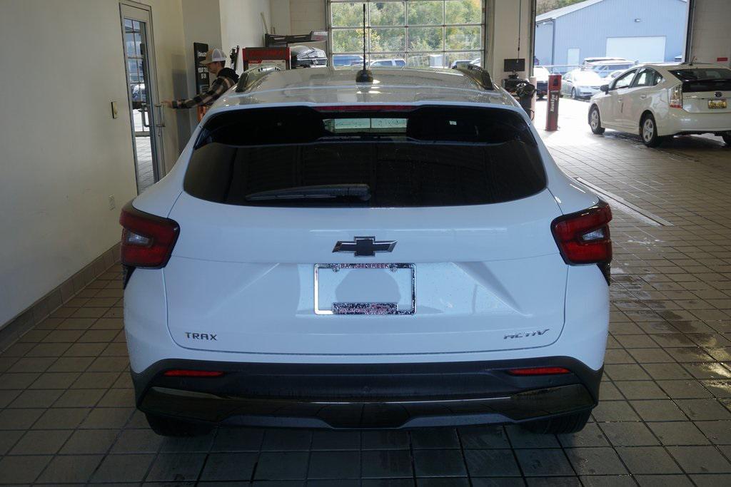 used 2025 Chevrolet Trax car, priced at $24,909