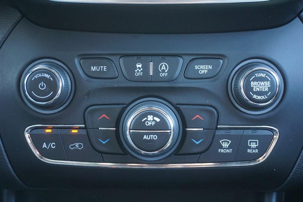 used 2021 Jeep Cherokee car, priced at $21,869