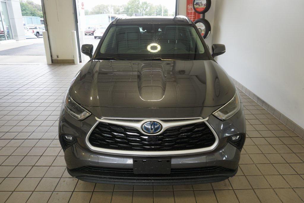 used 2021 Toyota Highlander Hybrid car, priced at $38,724