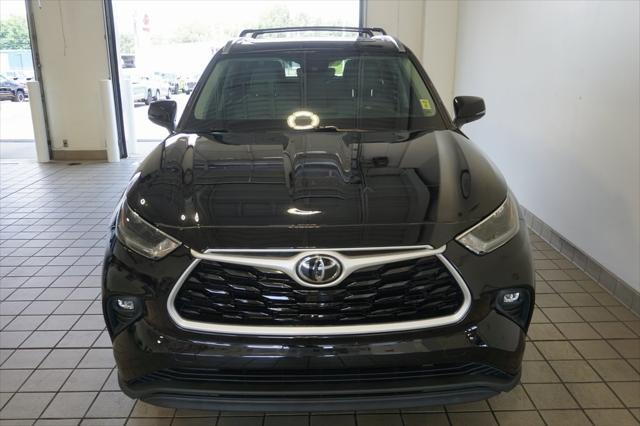 used 2021 Toyota Highlander car, priced at $28,695