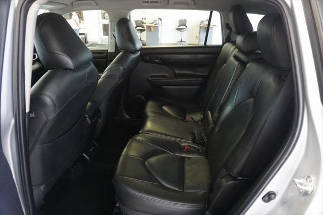 used 2023 Toyota Highlander Hybrid car, priced at $36,344