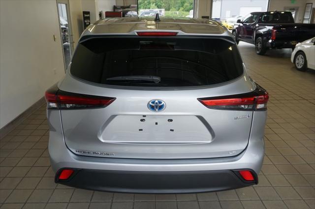 used 2023 Toyota Highlander Hybrid car, priced at $36,344