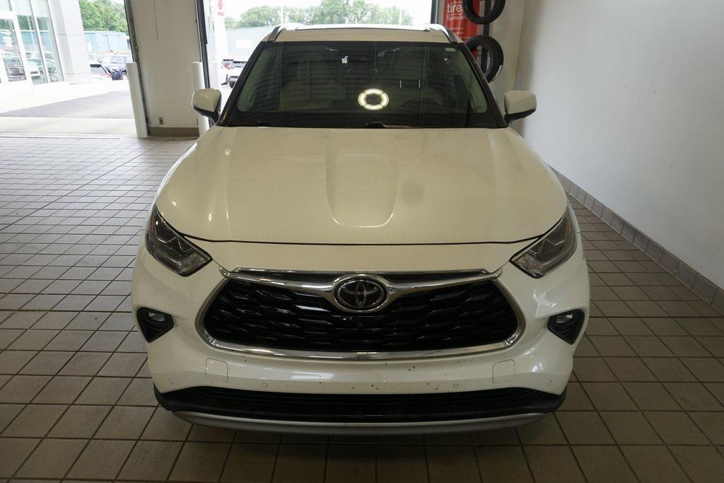 used 2021 Toyota Highlander car, priced at $34,233