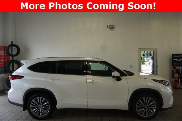 used 2021 Toyota Highlander car, priced at $38,305