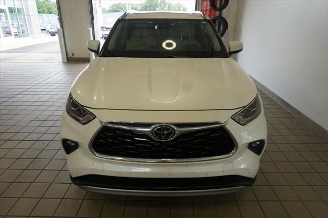 used 2021 Toyota Highlander car, priced at $38,305