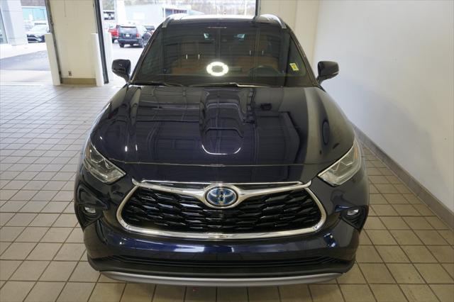 used 2022 Toyota Highlander Hybrid car, priced at $47,896