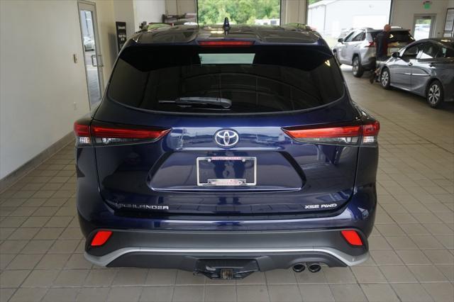used 2021 Toyota Highlander car, priced at $36,527