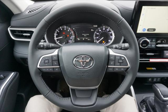 new 2024 Toyota Highlander car, priced at $47,867
