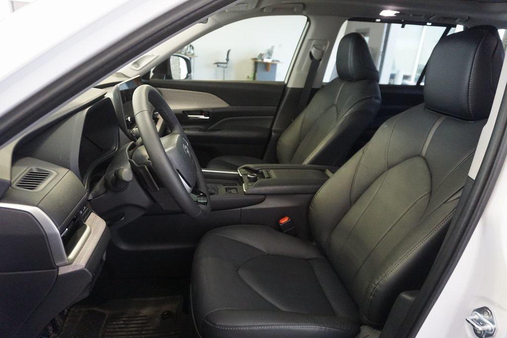 used 2025 Toyota Grand Highlander car, priced at $57,986