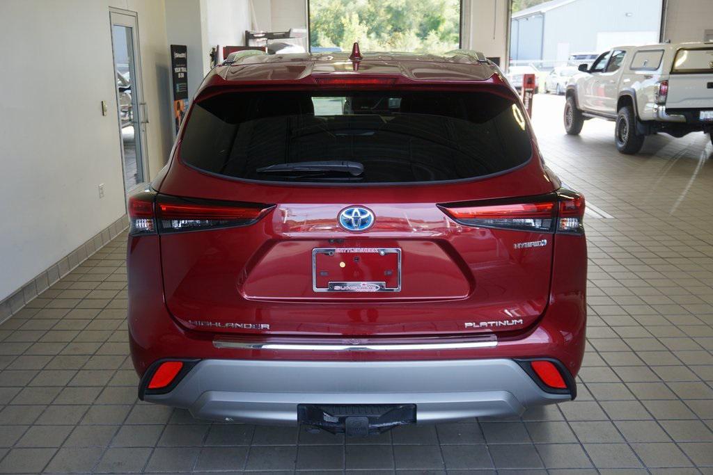 used 2023 Toyota Highlander Hybrid car, priced at $46,837