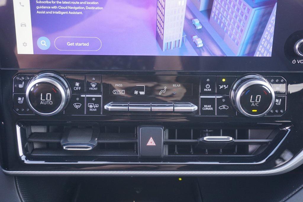 used 2023 Toyota Highlander Hybrid car, priced at $46,837