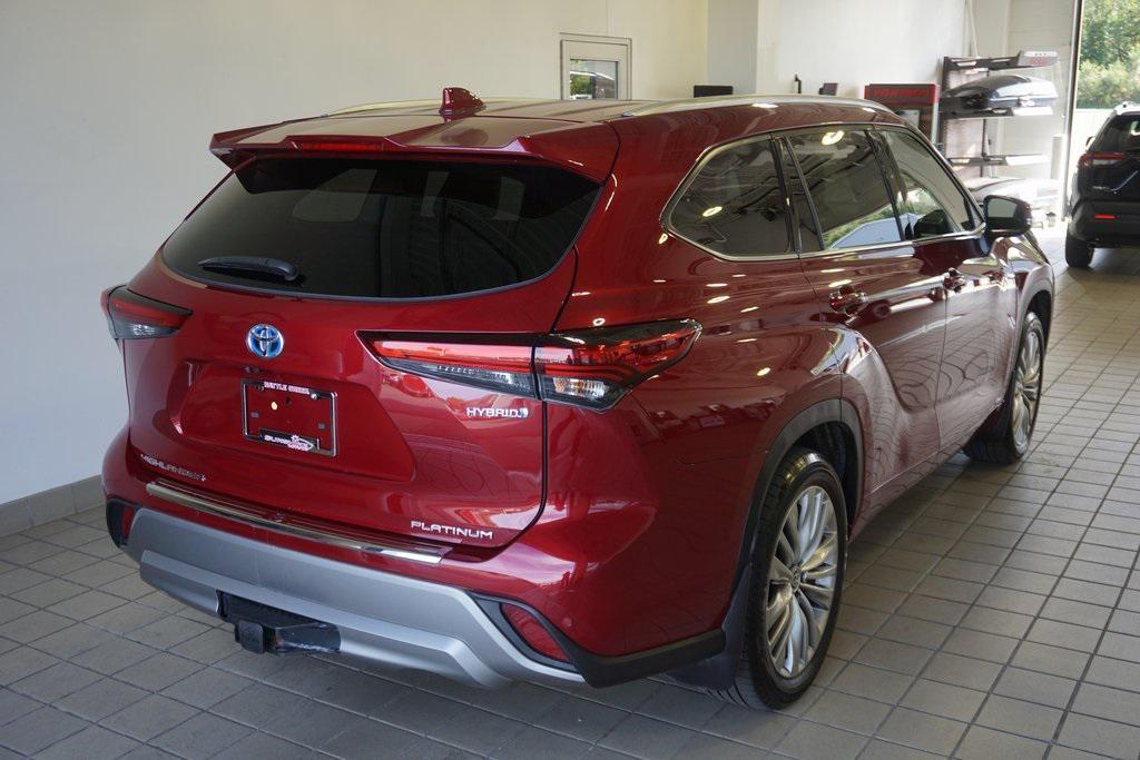 used 2023 Toyota Highlander Hybrid car, priced at $46,837