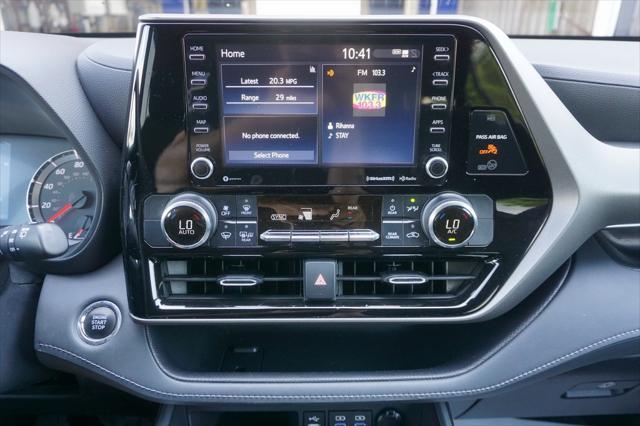 used 2022 Toyota Highlander car, priced at $31,497
