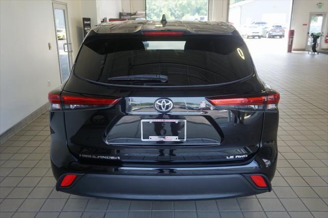 used 2022 Toyota Highlander car, priced at $31,497