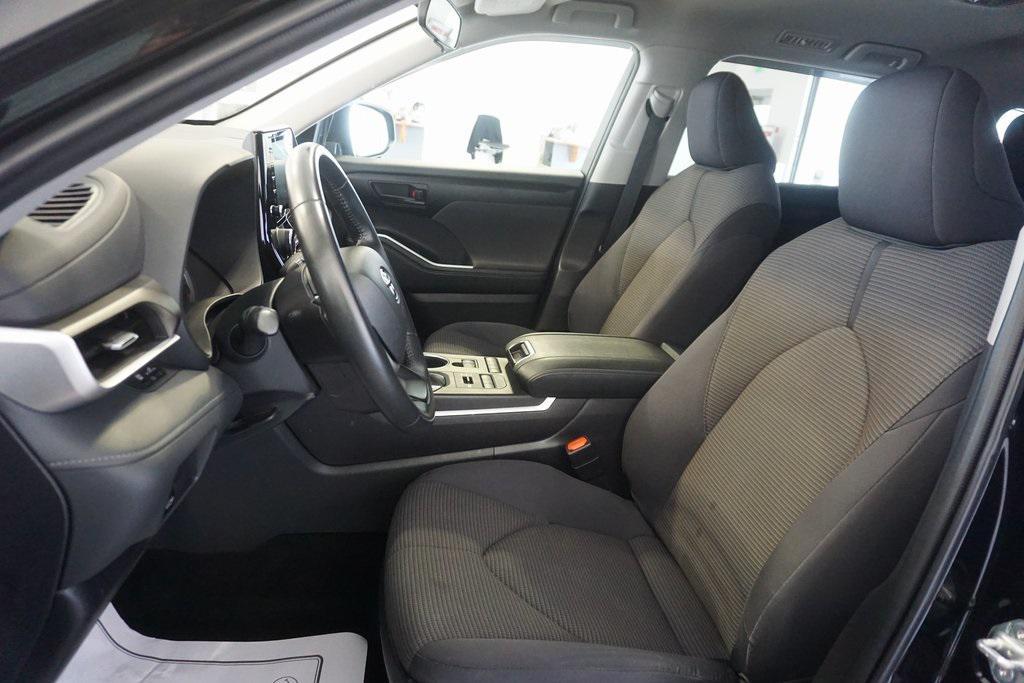 used 2022 Toyota Highlander car, priced at $30,986