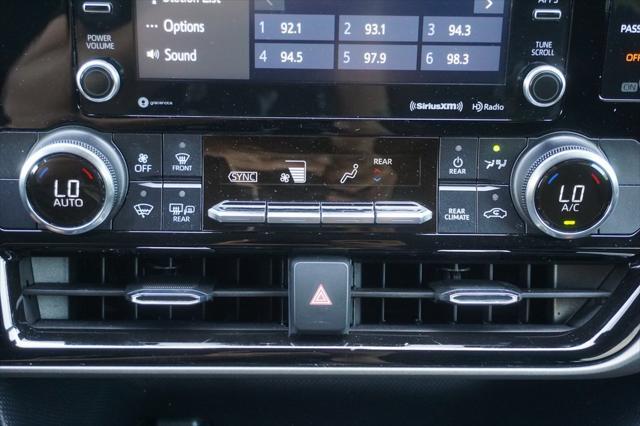 used 2022 Toyota Highlander car, priced at $31,497