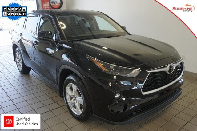 used 2022 Toyota Highlander car, priced at $31,497