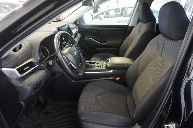 used 2022 Toyota Highlander car, priced at $31,497