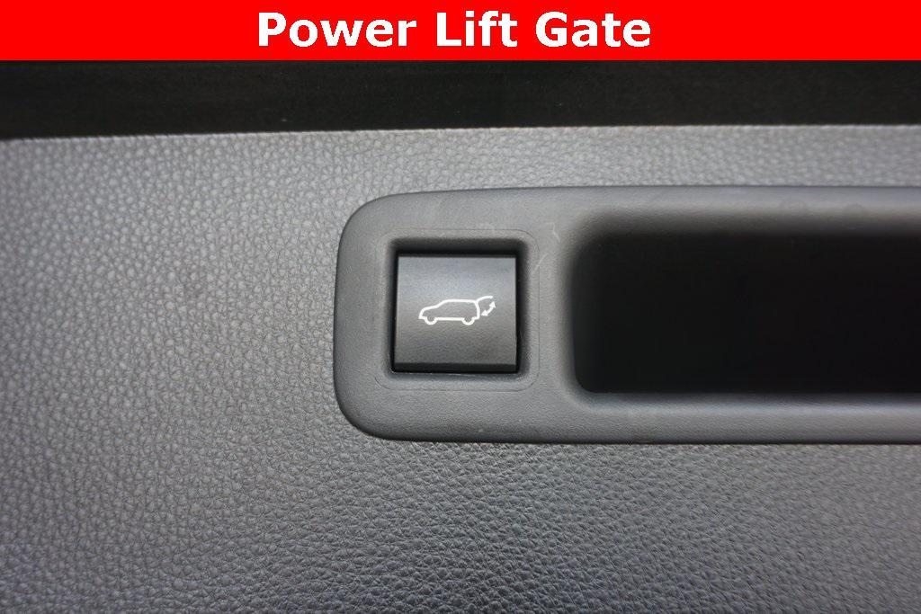used 2022 Toyota Highlander car, priced at $30,986