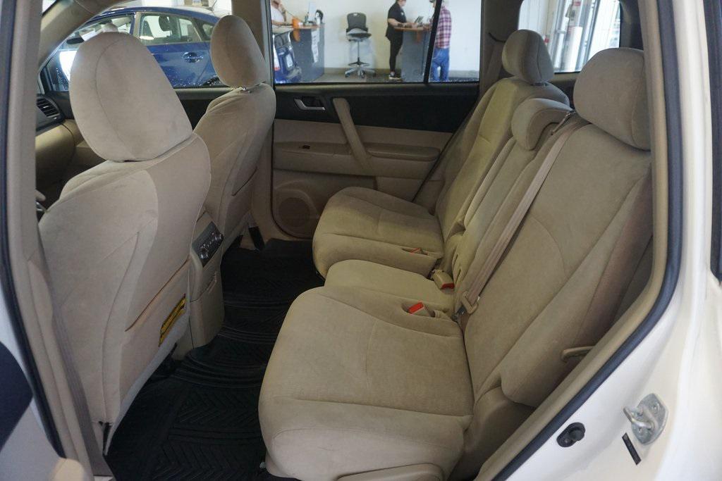 used 2013 Toyota Highlander car, priced at $12,986