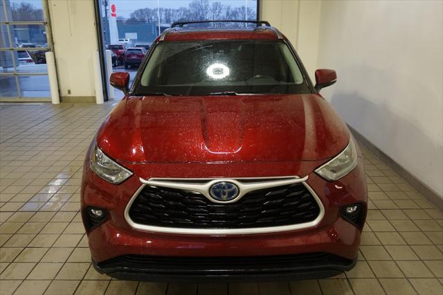 used 2020 Toyota Highlander Hybrid car, priced at $37,986