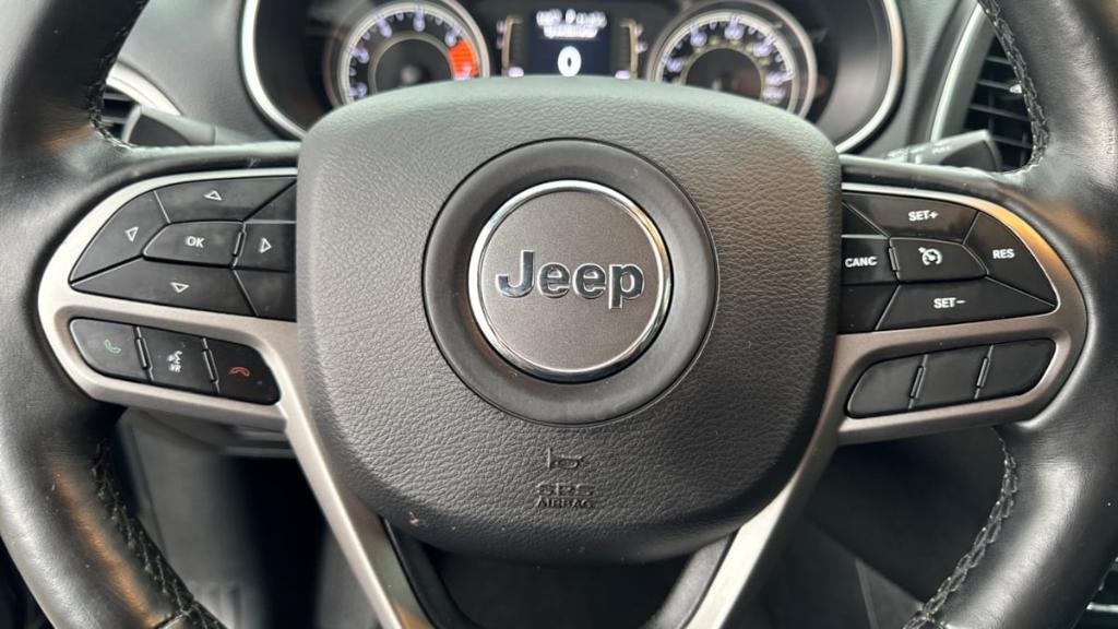 used 2019 Jeep Cherokee car, priced at $17,495