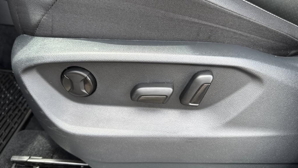 used 2021 Volkswagen Tiguan car, priced at $18,995