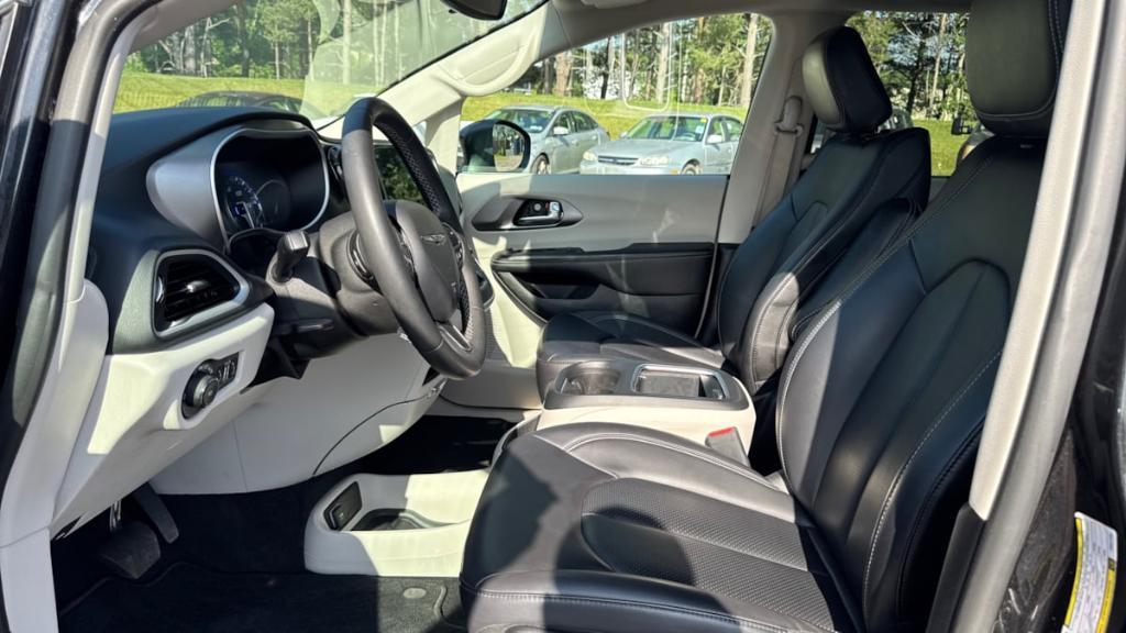 used 2023 Chrysler Pacifica car, priced at $23,695