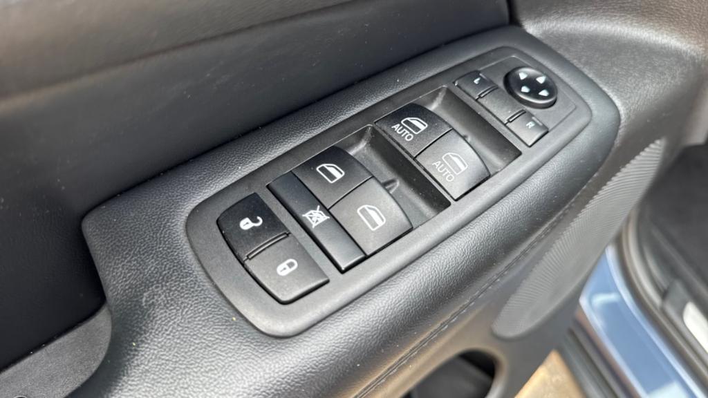 used 2021 Jeep Grand Cherokee car, priced at $25,995