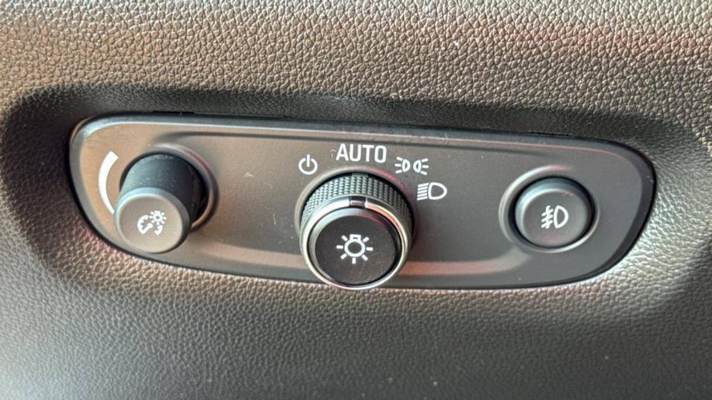 used 2021 Chevrolet Traverse car, priced at $26,795