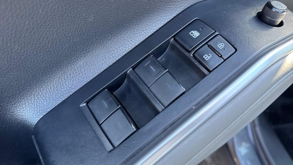 used 2022 Toyota Highlander car, priced at $35,895