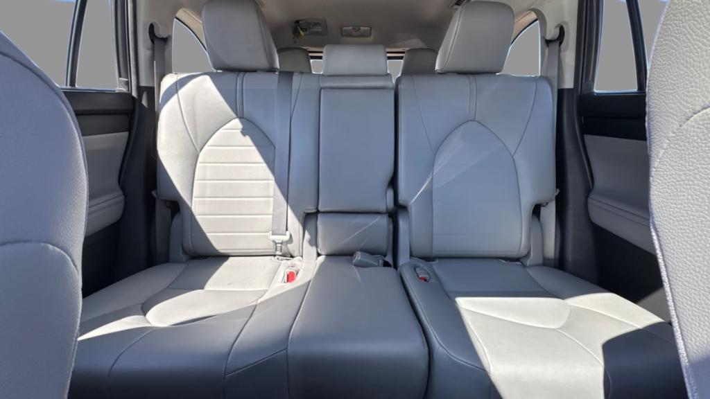used 2022 Toyota Highlander car, priced at $35,895