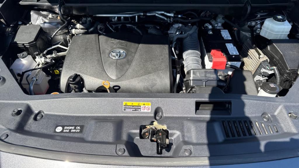 used 2022 Toyota Highlander car, priced at $35,895