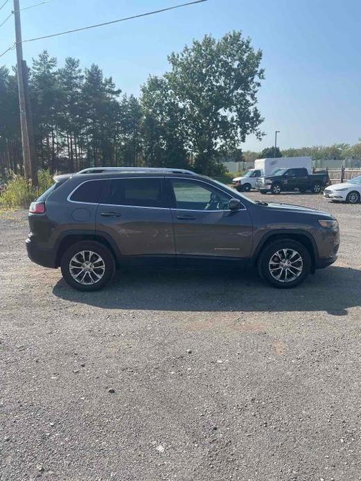 used 2019 Jeep Cherokee car, priced at $15,895