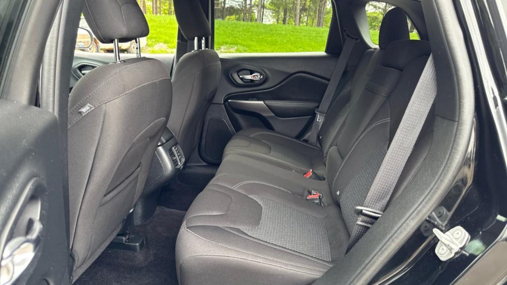 used 2019 Jeep Cherokee car, priced at $15,495