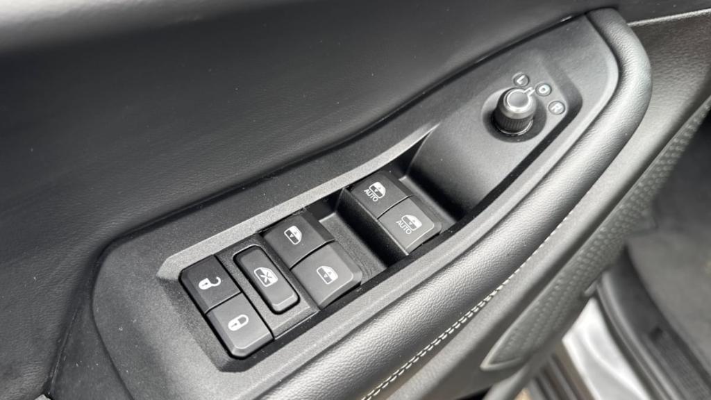 used 2022 Jeep Grand Cherokee car, priced at $32,395