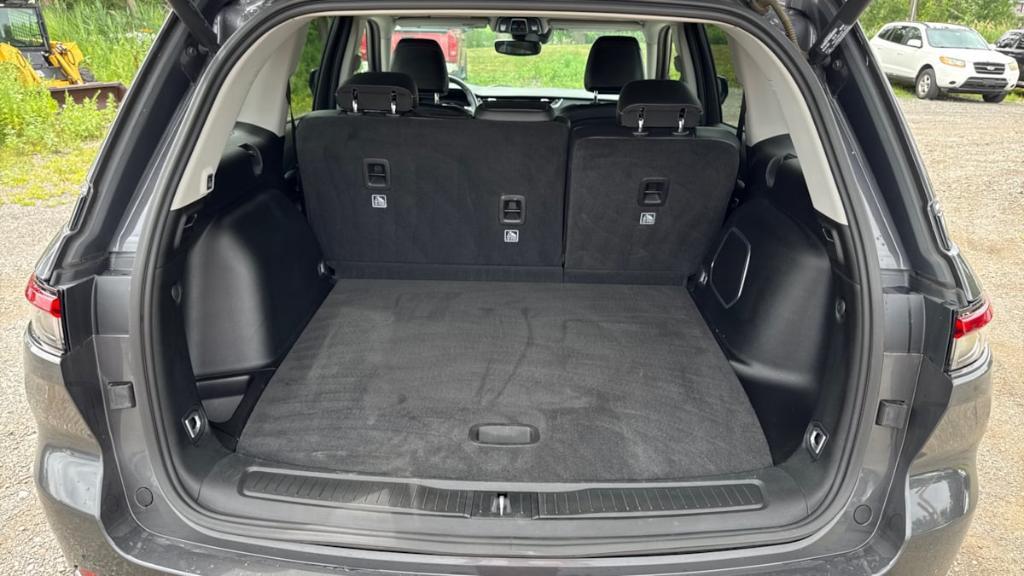 used 2022 Jeep Grand Cherokee car, priced at $32,995