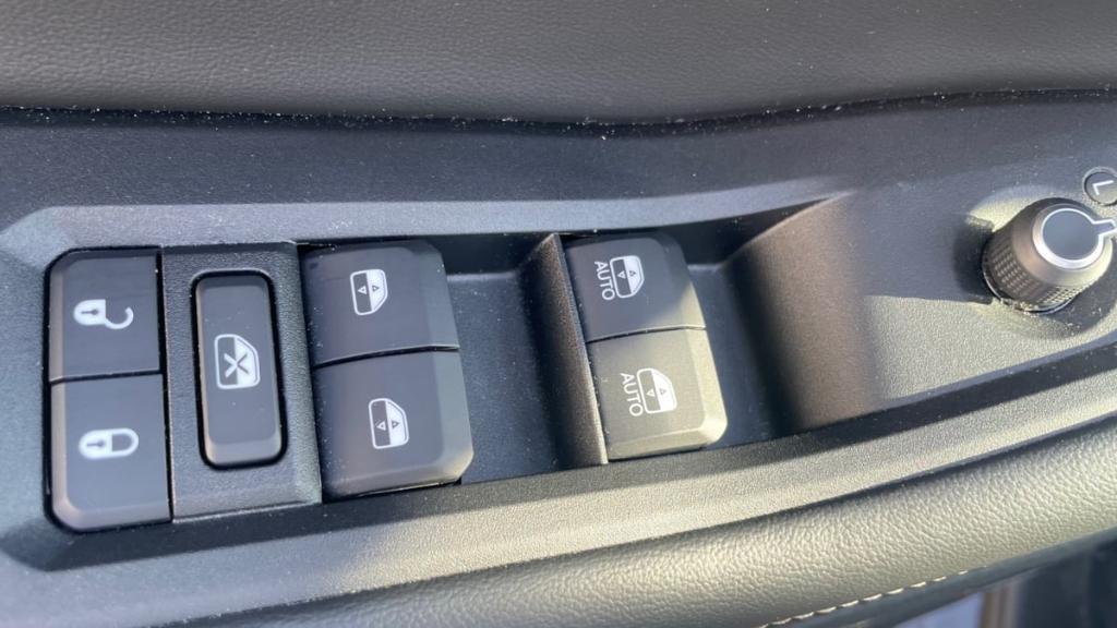 used 2022 Jeep Grand Cherokee car, priced at $32,995