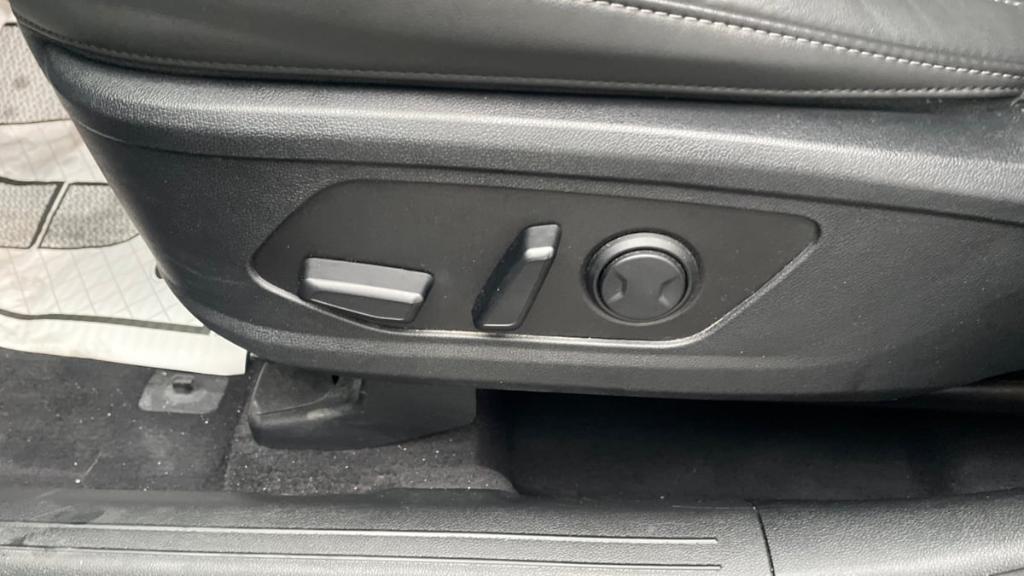 used 2024 Kia Sorento car, priced at $32,495